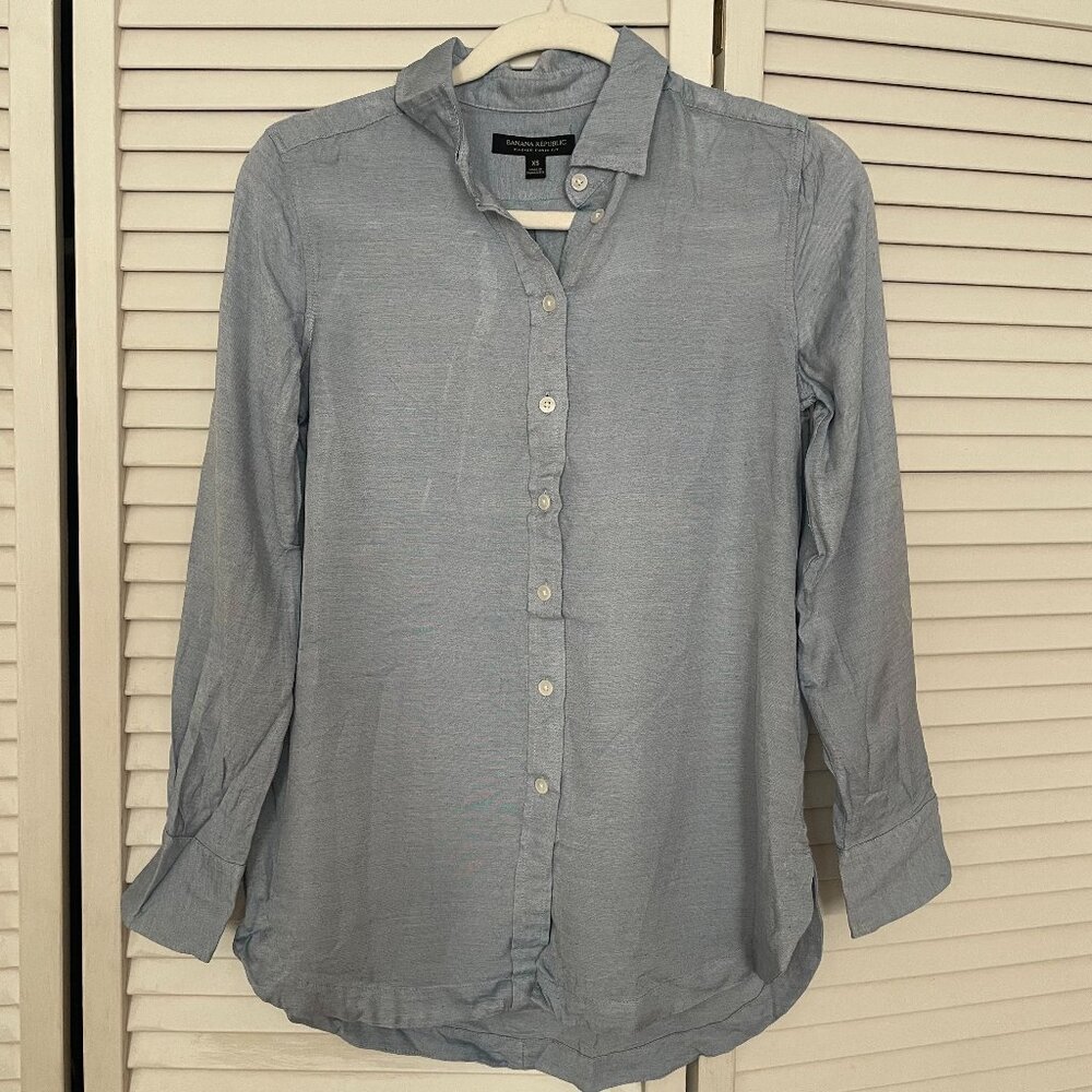 Banana Republic Parker Tunic Fit Blue Button Down XS